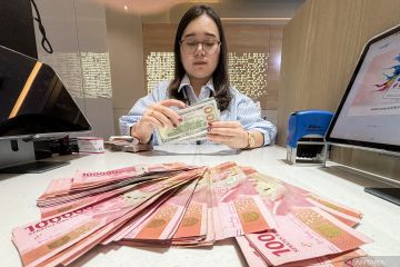 Rupiah menguat menjelang rilis data NFP AS