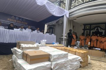 Membongkar rumah-pabrik narkoba yang dijalankan keluarga di Serang