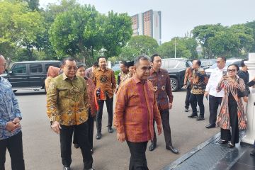 Ketua MPR tiba di Istana Jakarta undang Jokowi hadiri pelantikan