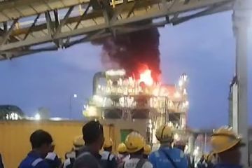 Pabrik asam sulfat Smelter Freeport di Gresik Jatim terbakar