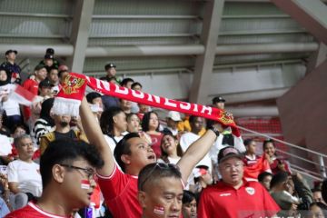 Ratusan suporter Indonesia beri dukungan untuk timnas di Qingdao