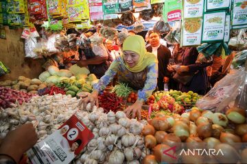 Kampanye Khofifah di Pasar Sepanjang Sidoarjo