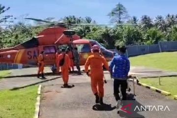 Basarnas kerahkan helikopter evakuasi puluhan nelayan terisolasi