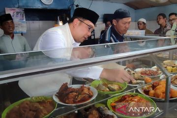 Relawan RIDO traktir makan untuk warga Jakarta