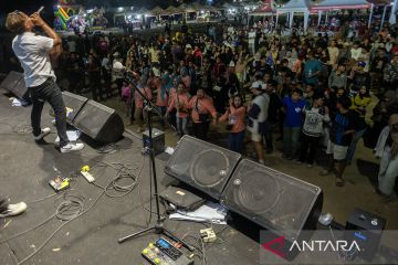 Pesta rakyat Posalia Pandapa Besusu di Palu