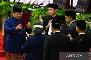 Prabowo bersumpah untuk berbakti kepada negara sesuai amanat UUD 1945