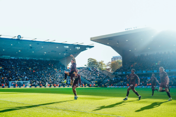 Gol larut John Stones antar Manchester City taklukkan Wolves 2-1