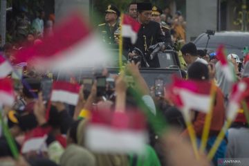 Jokowi disambut dengan gegap gempita di Solo