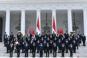 Presiden Prabowo berfoto bersama Kabinet Merah Putih