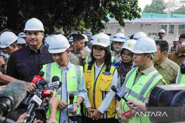 Pj Gubernur DKI dampingi Wapres tinjau pembangunan LRT dan CYESC