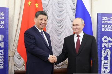 Presiden Xi Jinping dan Vladimir Putin bertemu sebelum KTT BRICS