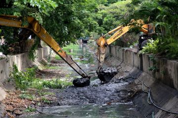 Pemkot Surabaya optimalkan 76 rumah pompa dan normalisasi saluran