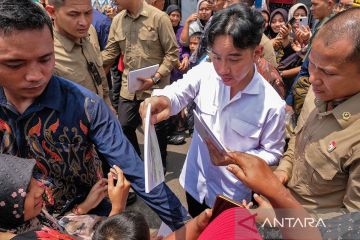 Pastikan stabilitas harga kebutuhan pokok, Wapres Gibran Rakabuming Raka kunjungi pasar tradisional