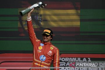 Sainz ingin juarai empat balapan tersisa