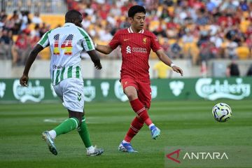 Gelandang Liverpool Wataru Endo jadikan Mascherano sebagai panutan