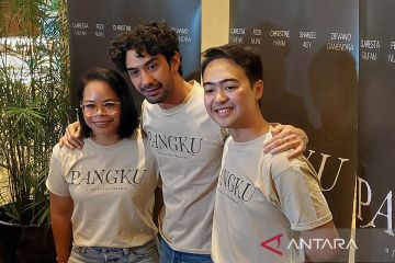 Reza Rahadian debut sebagai sutradara, angkat kisah perempuan