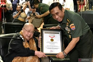 Jenderal TNI AD pecahkan rekor MURI raih gelar akademik terbanyak