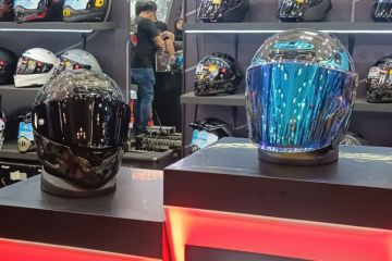 NJS Helmet luncurkan dua helm berbahan karbon di IMOS 2024