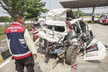 Hukum kemarin, Uji materi UU Ciptaker hingga kru tvOne kecelakaan