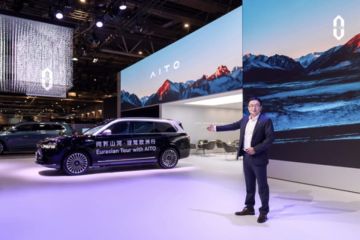 Dari Pabrik ke Pameran Otomotif: Konvoi "Eurasian Tour with AITO" Tiba di Paris