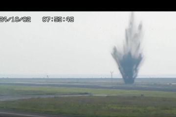 Detik-detik bom sisa Perang Dunia II meledak di Bandara Miyazaki