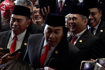 Momentum Komeng kecoh wartawan usai dilantik jadi anggota DPD RI