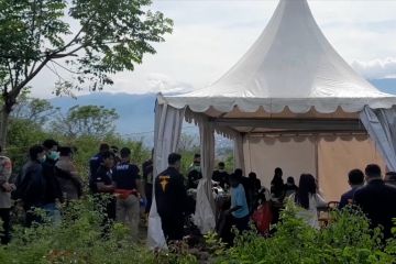 Pelaksanaan ekshumasi makam tahanan yang tewas di Polresta Palu