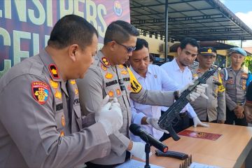 Polres Aceh Utara perlihatkan dua pucuk senjata api sisa konflik