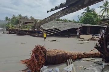 Empat daerah di Sumbar terdampak abrasi akibat cuaca ekstrem