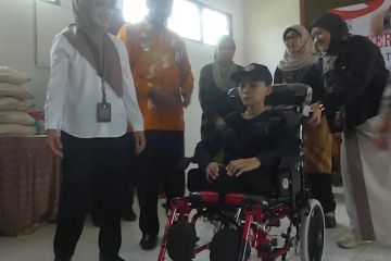 Kemensos salurkan bantuan Atensi bagi disabilitas dan kelompok rentan