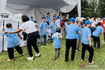 Puluhan anak down syndrome piknik dan belajar di Kebun Raya Bogor