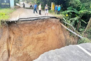 Pemda diminta pantau wilayah yang pernah longsor jelang musim hujan