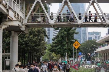 DKI kemarin, anggaran sekolah swasta gratis hingga UMP DKI 2025