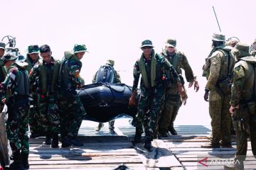 Marinir TNI AL latihan operasi pendaratan di Pulau Bathrust Australia