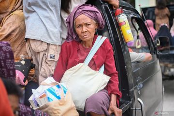 Pengungsi erupsi Gunung Lewotobi Laki-Laki melonjak