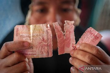 Menyambung rupiah melalui Ekspedisi Rupiah di Kepulauan Karimunjawa