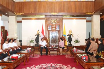 Gubernur bahas peluang pengembangan terapi sel punca di Bali