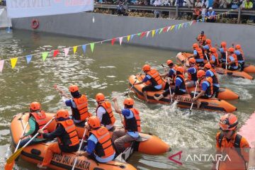 Jakpus gelar lomba dayung antarkecamatan meriahkan Festival Pasar Baru