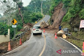 Antisipasi bencana, BPBD tempat alat berat di jalur Cianjur selatan