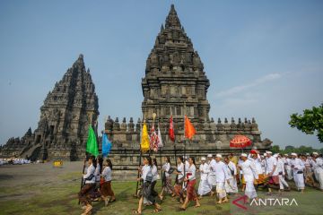 Upacara Abhiseka di Candi Prambanan