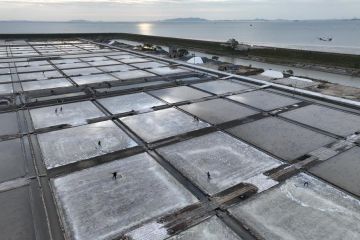 Menilik teknik produksi garam laut tradisional di Fujian, China