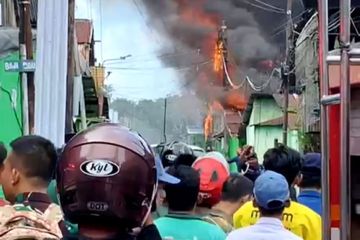 10 barak di asrama Kodam Makassar hangus terbakar