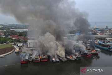 Kebakaran kapal di Pelabuhan Panjang Wetan, Kota Pekalongan