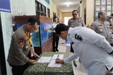 Ditpolairud buat klinik terapung untuk warga di perairan Banyuasin