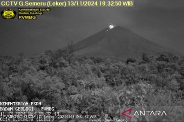 Gunung Semeru erupsi beberapa kali dengan letusan setinggi 400 meter