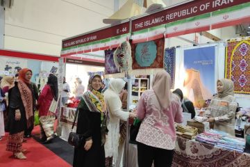 Iran promosikan berbagai produk lokal di bazar amal internasional WIC