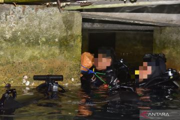 Kopaska Koarmada III latihan sabotase bawah air di Pulau Makmak