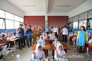 Jakpro gelar makan bergizi gratis agar berat dan tinggi siswa naik