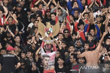 Suporter berikan dukungan kepada Timnas Indonesia