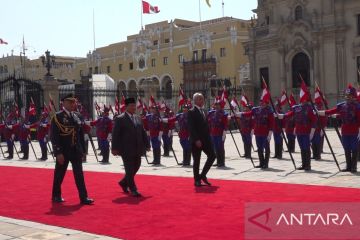 Prabowo tiba di Istana Negara Peru disambut pasukan jajar kehormatan